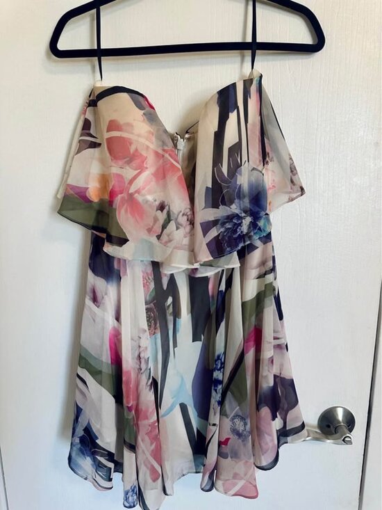 bebe Dresses & Skirts - Bebe Watercolor Floral Strapless Flounce Mini Dress